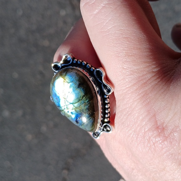 ***Sale*** New Labradorite 925 Silver Ring. - Picture 8 of 14